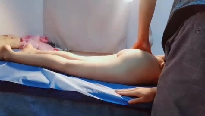[Other] A fair-skinned, incredibly elastic,