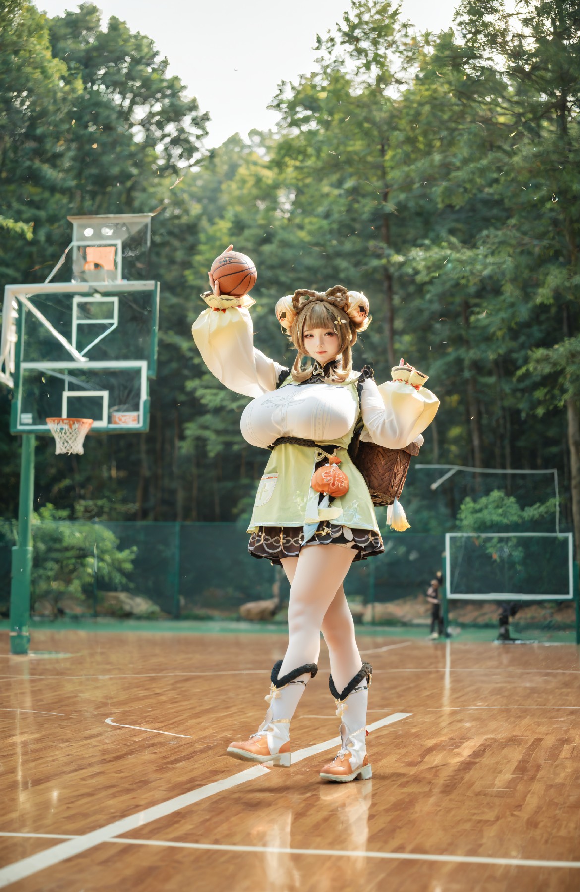 yaoyao cosplay (genshin impact)