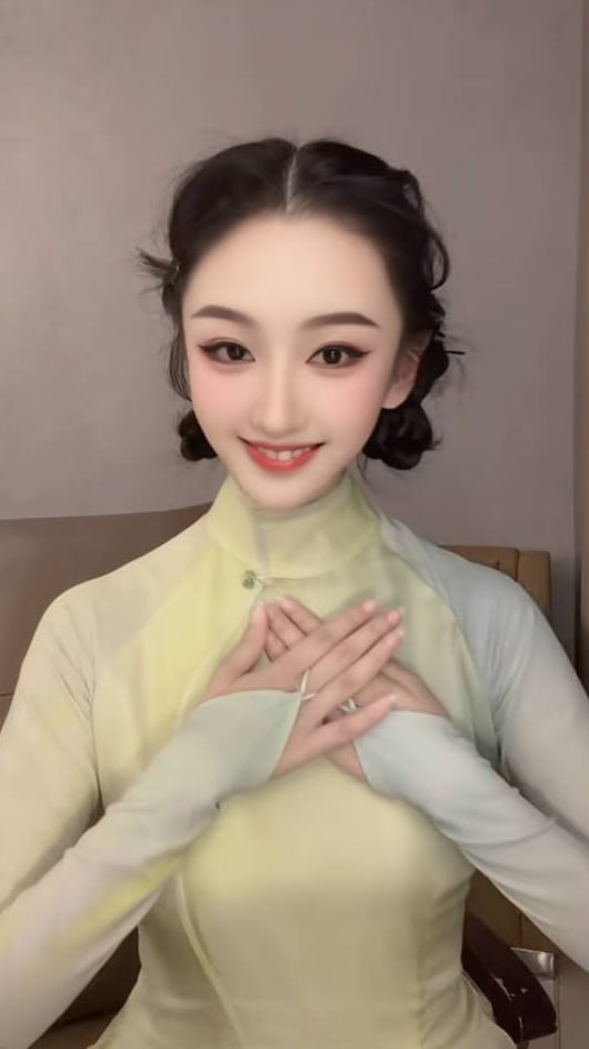 TikTok contrast blogger has a snap with Big Brother